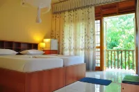 London Palace Hotels near Wilpattu National Park