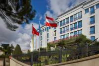 Rogner Hotel Tirana Hotel in zona Peace Bell