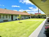 Bathurst Motor Inn Hotels near Nutcracker Park