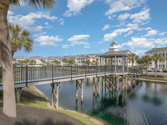 Stunning 2BR Condo at Waterway Village Hotel Exterior