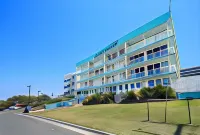 Capeview Apartments - Right on Kings Beach Hotels in Caloundra