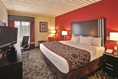 La Quinta Inn & Suites by Wyndham Elkview - Charleston NE Hotels near Walmart Supercenter