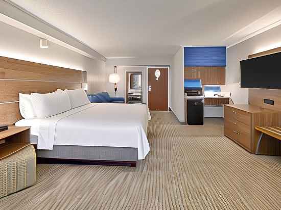 Holiday Inn Express & Suites Irving Conv Ctr - Las Colinas Rooms