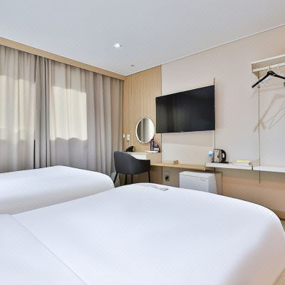 Deluxe Twin Room The First Hotel Promo Code