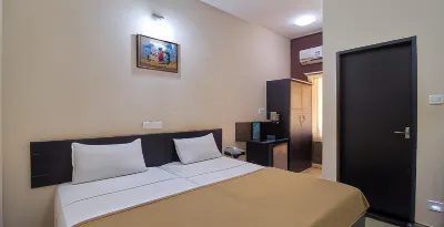 Hotel Sri Krishna Residency Hotels near "Geetha Mandira"