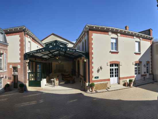 Hotel Castel Jeanson Hotel Exterior