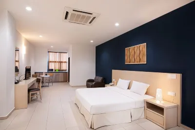 Golden View Serviced Apartments Hoteles cerca de Straits Quay