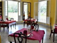 Hostal la Casona Hotels near José Martí Park