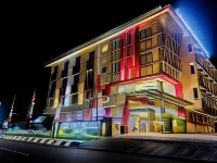 Grand Parama Hotel Hotels in Gayam