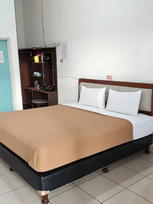 Ocean Hotel Các khách sạn ở Tanjung Pandan