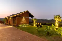 Dio Regaalo Theme Resort, Ratnagiri Hotels near Mandavi Beach