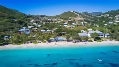 Bequia Beach Hotel - Luxury Resort โรงแรมใกล้Tony Gibbons Beach