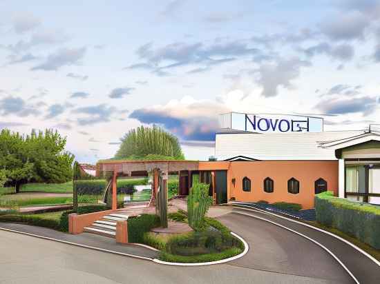 Novotel Mâcon Nord Autoroute du Soleil Hotel Exterior