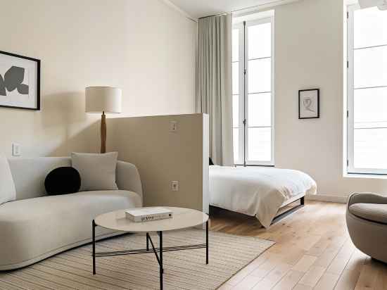 Maison Place Jacques-Cartier by Luxury in Transit Rooms