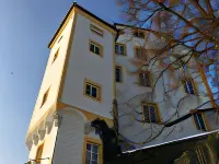 Hotel Schloss Ort Hotels near Dreiflusse-Eck