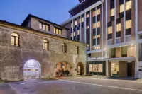 Porta Altinia Suites Hotels near Piazza Filodrammatici