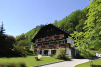 Hotel & Gasthof Fürberg Hotel dekat Schafberg Mountain