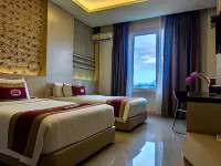 Grand Parama Hotel Hotels in Gayam