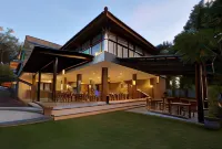 Puri Saron Hotel Baruna Beach Cottages Hotels near Negara Banana Garden