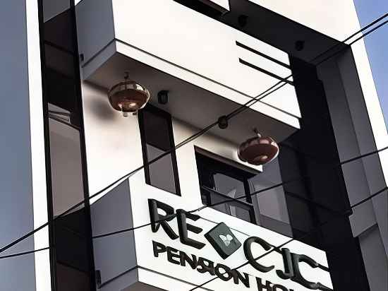 RE-Cjc Pension House Hotel Exterior