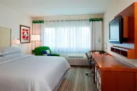 Holiday Inn Express Columbus Airport – Easton Hotels near Rhodes Tower