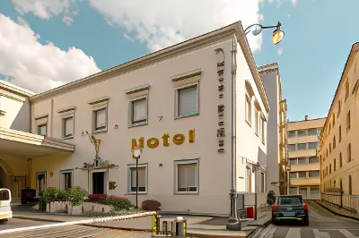 Hotel Bruman Salerno Hotels near Salerno Railway Station