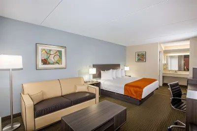 Days Inn & Suites by Wyndham Orlando Airport Hotels near Orlando Herndon Airport