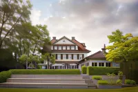 B-Smart Hotel Widnau Hoteles cerca de MANOR Heerbrugg