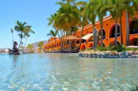 Hotel Palmas de Cortez Hoteles cerca de Waterfall “Los compis”