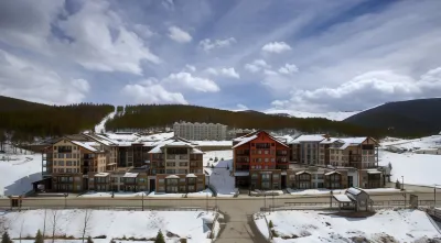 Fraser Crossing and Founders Pointe Hotels near Shadow Mountain Lake