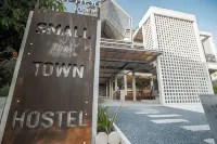 Small Town Hostel Hoteles en Khao Chaison