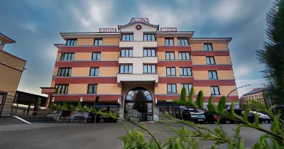 A&M Hotel with Free Parking Hotel berhampiran Agora