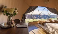 Luna Domes Hotels in Penshurst