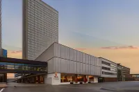 Des Moines Marriott Downtown Hotels near Verizon