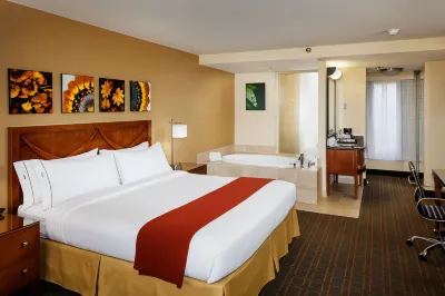 Holiday Inn Express Simi Valley Hotels near Macy's