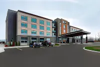 Holiday Inn Express & Suites Collingwood Hotels near Butter Gallery