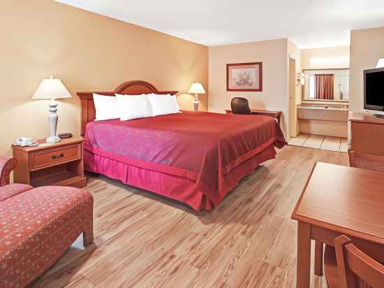 Days Inn by Wyndham Boerne Rooms