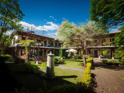 Hotel Cacique Real Hotels in Antigua Guatemala