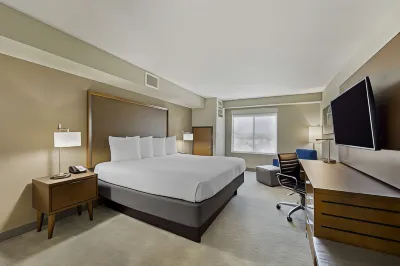 Best Western Plus Henderson Hotel Hotels near Zumiez