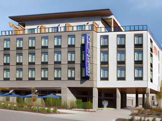 Hampton Inn and Suites Seattle/Renton Hotel Exterior