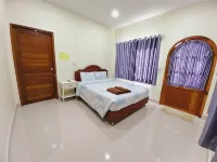 Numhom Resort Hotels in Thap Than