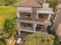 Ohara Villa 5 Bedrooms with a Private Pool Hotels in Coblong