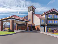 La Quinta Inn & Suites by Wyndham Denver Tech Center ベルビュー・スクエア周辺のホテル