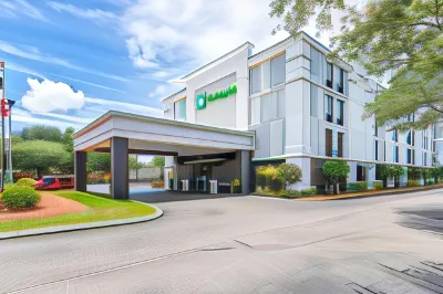 Holiday Inn ST. Petersburg West Hotels near Walmart Supercenter