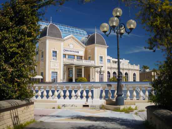 Hôtel Casino des Palmiers Hotel Exterior