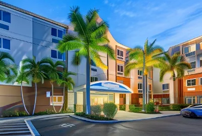 Candlewood Suites Fort Myers-Sanibel Gateway Hotel di Fort Myers