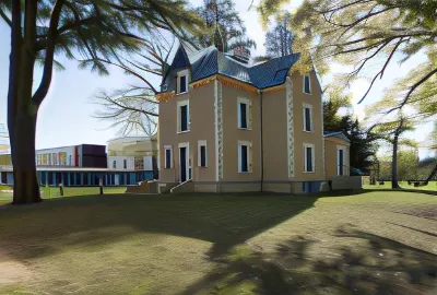 Domitys le Château des Plans Hoteles en Deux-Sèvres