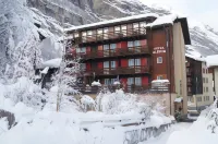 Hotel Alpina Hotels near Zermatt Train Station