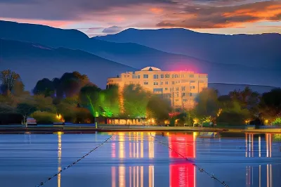 Landmark Creek Hotel & Wellness Hotel berhampiran Agora