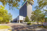 DoubleTree by Hilton Tallahassee Hotels near Rainbow Shops